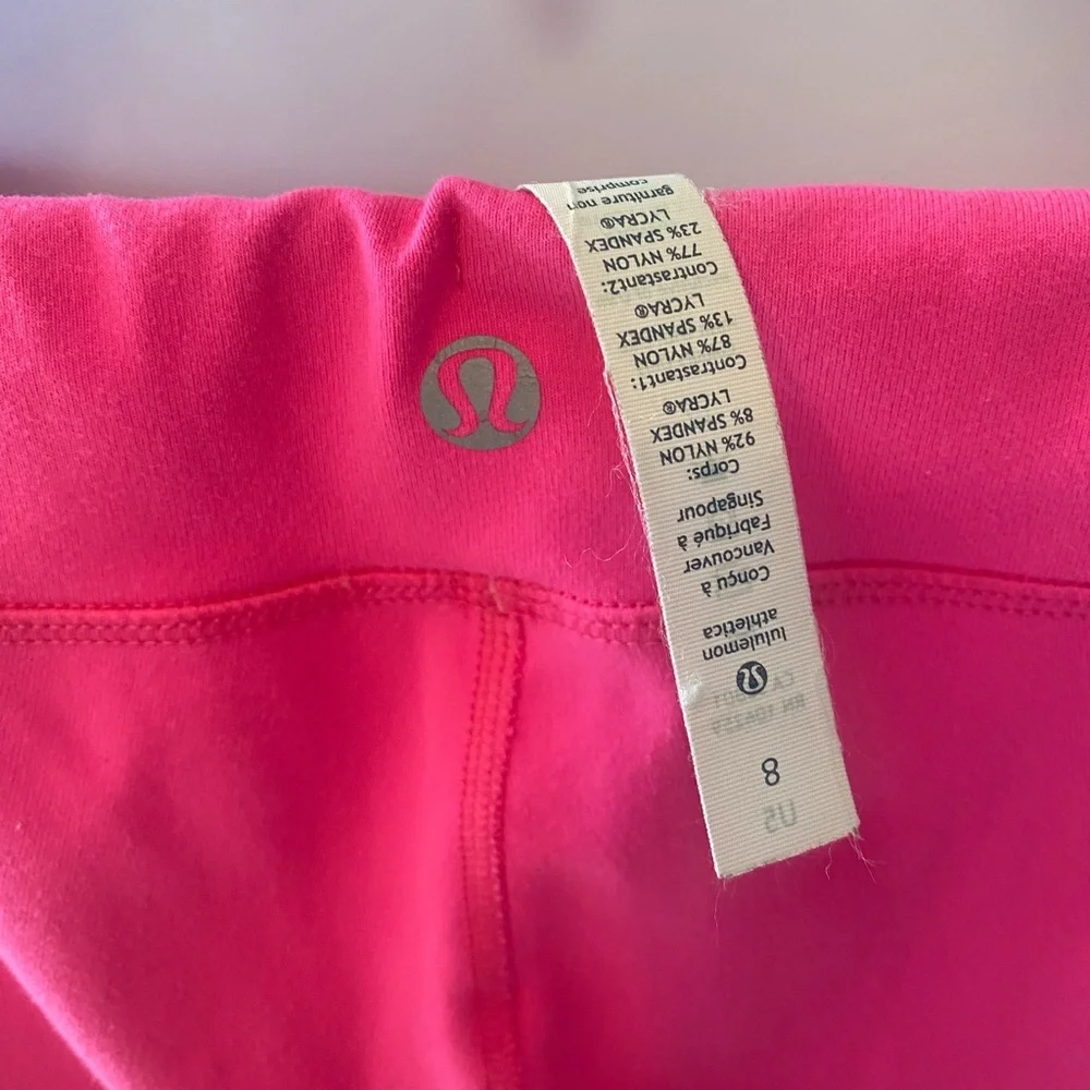 Lululemon 2-Pc Pink and White Capri Set- Super Cute! - Picture 3 of 4